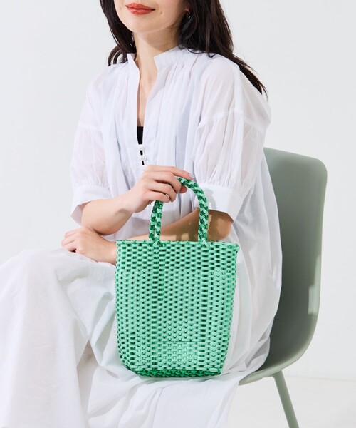 FREAK'S STORE(フリークスストア)の「限定展開 FS チャーム 付き メルカド ラメ バッグ(かごバッグ・レディース・オフホワイト/ブラック/グリーン・ONE SIZE)」の8枚目の写真