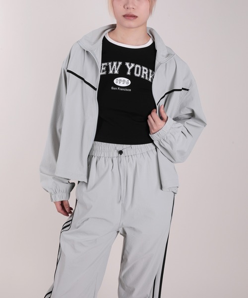 HOOK(フック)の「【HOOK】for girls 薄手ナイロンブルゾン セットアップ可能(ブルゾン・レディース・グレー/ブラック・M/XL/L)」の1枚目の写真