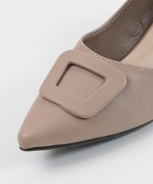 UR'S（ユアーズ）の「撥水・抗菌防臭バックルデザインパンプス（パンプス・レディース・ブラック/ブラウン/ベージュ・S/M/L/LL）」の8枚目の写真