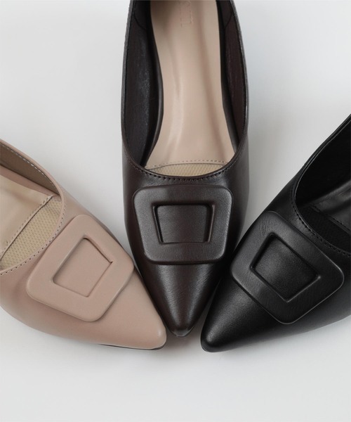 UR'S（ユアーズ）の「撥水・抗菌防臭バックルデザインパンプス（パンプス・レディース・ブラック/ブラウン/ベージュ・S/M/L/LL）」の12枚目の写真
