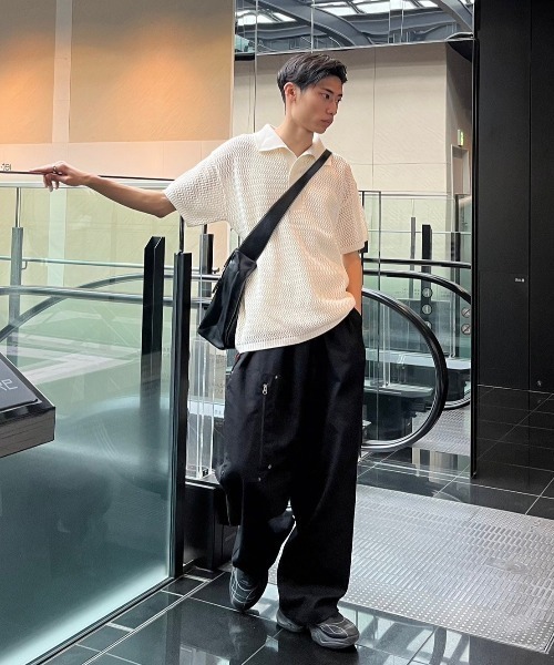 Chikashitsu +（チカシツプラス）の「ストリートファッション Chikashitsu + チカシツプラス summer mesh knit polo オーバーサイズ サマーニット メッシュポロ ニットポロシャツ 半袖ポロシャツ 半袖ニット 半袖トップス 韓国ファッション 韓国ストリート（ポロシャツ・メンズ・ベージュ/グレー/ブルー/ブラック・ONE SIZE）」の20枚目の写真