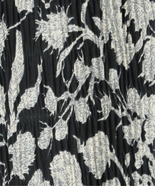 LBC（エルビーシー）の「プリントイージープリーツパンツ（その他パンツ・レディース・オフホワイト/ブラック/グリーン・M）」の16枚目の写真