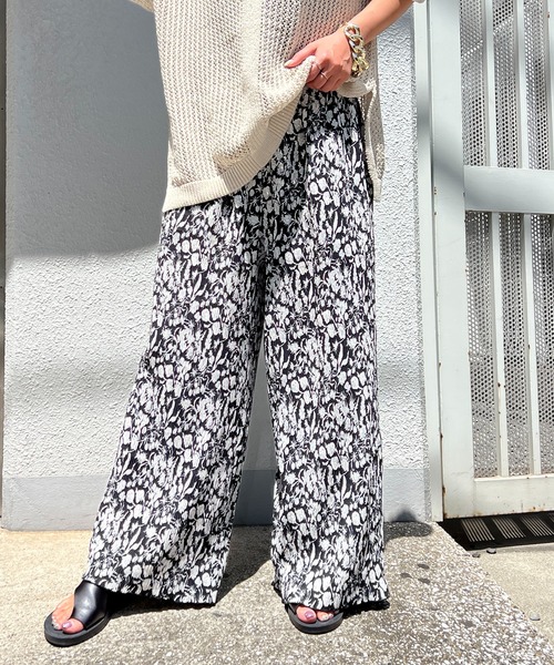 LBC（エルビーシー）の「プリントイージープリーツパンツ（その他パンツ・レディース・オフホワイト/ブラック/グリーン・M）」の8枚目の写真