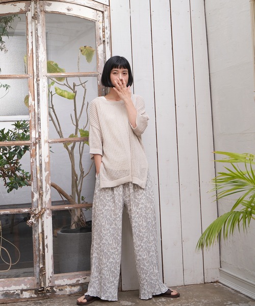 LBC（エルビーシー）の「プリントイージープリーツパンツ（その他パンツ・レディース・オフホワイト/ブラック/グリーン・M）」の6枚目の写真