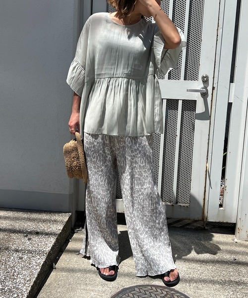 LBC（エルビーシー）の「プリントイージープリーツパンツ（その他パンツ・レディース・オフホワイト/ブラック/グリーン・M）」の4枚目の写真