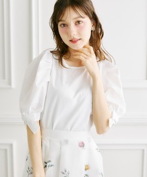 袖口リボン付きパフスリーブブラウス