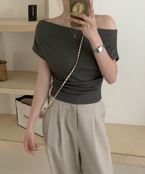 gossip!ロサンゼルス(ゴシップロサンゼルス)の「オフショルモダントップス(その他トップス・レディース・ホワイト/ブラック/チャコール・FREE)」の10枚目の写真