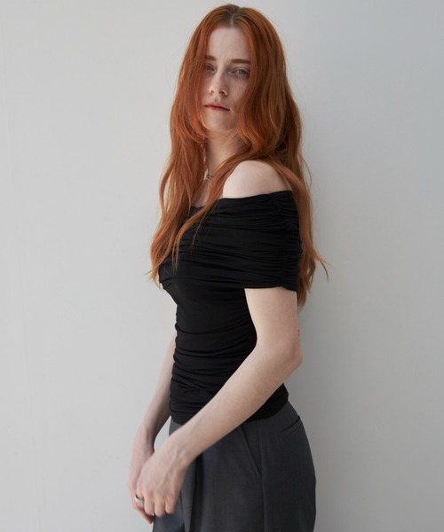 新着 JOSE TOPS SHOULDER OFF MOON（ジョゼムーン）の「GATHER トップス
