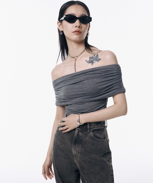 JOSE MOON（ジョゼムーン）の「GATHER OFF SHOULDER TOPS/ギャザーオフショルダートップス（Tシャツ/カットソー・レディース・ホワイト/グレー/ブラック・FREE）」の16枚目の写真