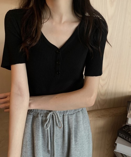 ECLIN（エクラン）の「Vネックリブサマーニットトップス（ニット/セーター・レディース・グリーン/レッド/ブルー/パープル/ベージュ/ブラック/ホワイト・FREE）」の10枚目の写真