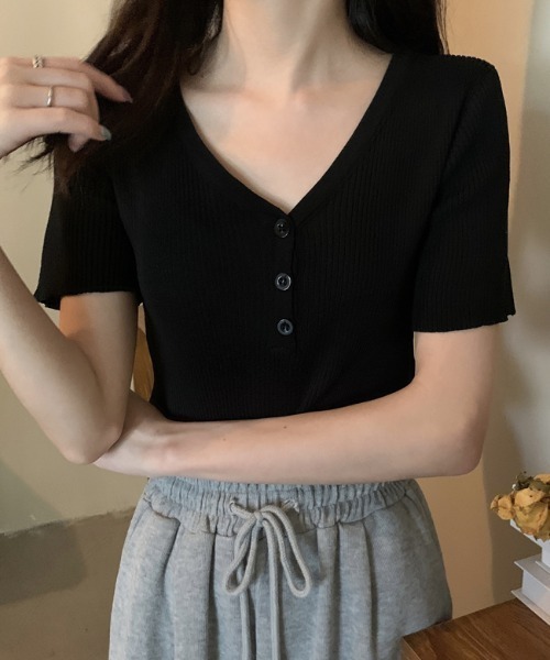 ECLIN（エクラン）の「Vネックリブサマーニットトップス（ニット/セーター・レディース・グリーン/レッド/ブルー/パープル/ベージュ/ブラック/ホワイト・FREE）」の11枚目の写真