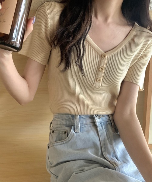 ECLIN（エクラン）の「Vネックリブサマーニットトップス（ニット/セーター・レディース・グリーン/レッド/ブルー/パープル/ベージュ/ブラック/ホワイト・FREE）」の12枚目の写真