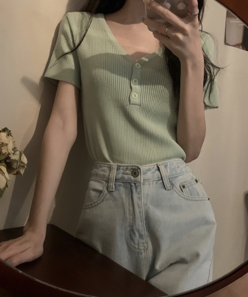 ECLIN（エクラン）の「Vネックリブサマーニットトップス（ニット/セーター・レディース・グリーン/レッド/ブルー/パープル/ベージュ/ブラック/ホワイト・FREE）」の14枚目の写真