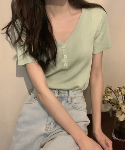 ECLIN（エクラン）の「Vネックリブサマーニットトップス（ニット/セーター・レディース・グリーン/レッド/ブルー/パープル/ベージュ/ブラック/ホワイト・FREE）」の15枚目の写真