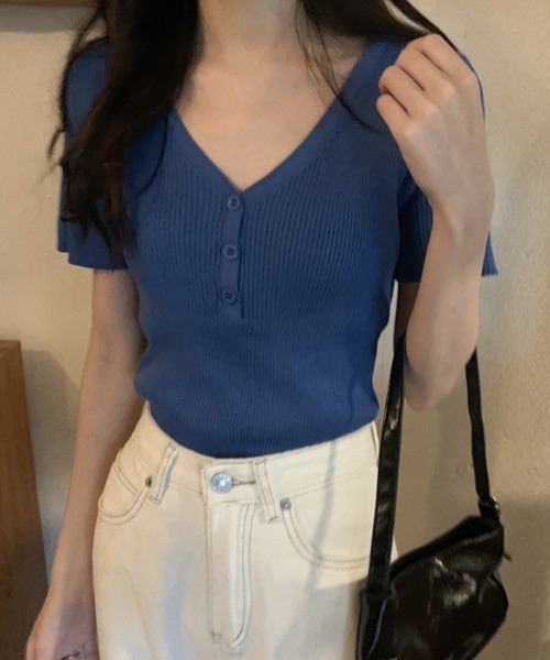 ECLIN（エクラン）の「Vネックリブサマーニットトップス（ニット/セーター・レディース・グリーン/レッド/ブルー/パープル/ベージュ/ブラック/ホワイト・FREE）」の18枚目の写真