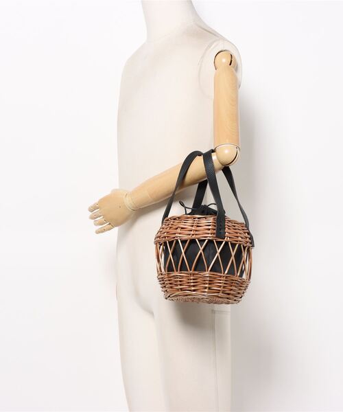 and it_（アンドイット）の「丸型編み柳バッグ（かごバッグ・レディース・ブラック/ブラウン・FREE）」の9枚目の写真