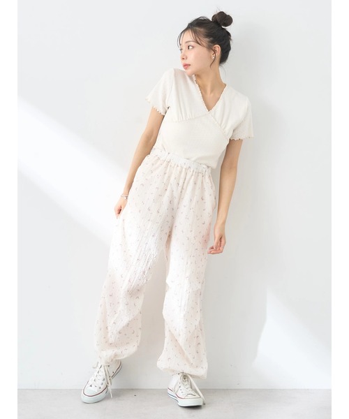 earth music&ecology（アースミュージックアンドエコロジー）の「タックカーゴパンツ（カーゴパンツ・レディース・ブラック/アイボリー/その他14・FREE）」の17枚目の写真