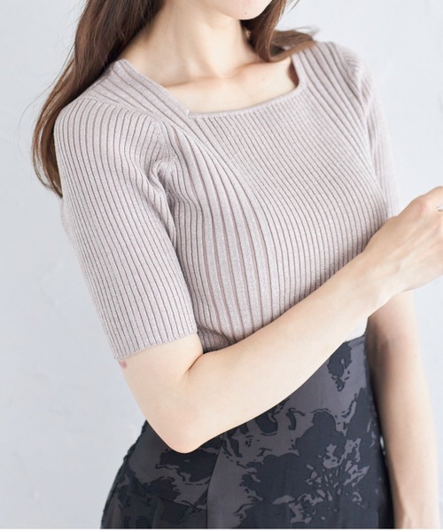 tocco closet(トッコ クローゼット)の「接触冷感♪ラメ入りスクエアネックランダムリブニットプルオーバー(ニット/セーター・レディース・ラベンダー/ピンク/ブラック/オフホワイト・M)」の4枚目の写真