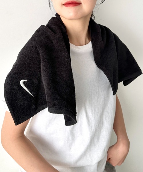 Nike(ナイキ)/ロゴ刺繍 文字入り ソリッドコアタオル ミディアム