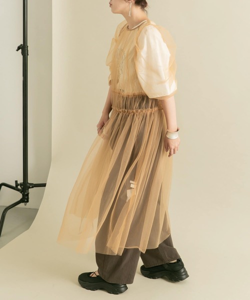 KBF(ケイビーエフ)の「パワースリーブチュールワンピース(ワンピース・レディース・ブラック/ベージュ・ONE)」の13枚目の写真