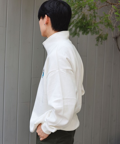 SPINNS(スピンズ)の「【ユニセックスで着用可能】ハーフジップ裏起毛スウェット ハートロゴ(スウェット・メンズ・ブラウン/オフホワイト/アッシュグレー/ブラック系その他・ONESIZE)」の21枚目の写真