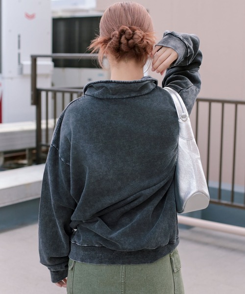 SPINNS(スピンズ)の「【ユニセックスで着用可能】ハーフジップ裏起毛スウェット ハートロゴ(スウェット・メンズ・ブラウン/オフホワイト/アッシュグレー/ブラック系その他・ONESIZE)」の15枚目の写真