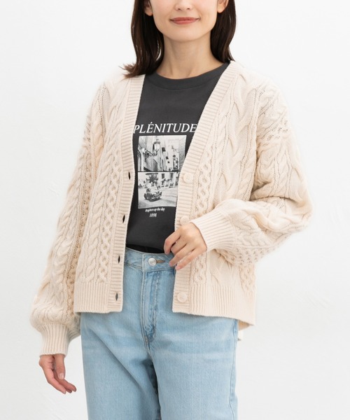 Honeys（ハニーズ）の「【ウォッシャブル】ケーブル編Ｖカーデ（カーディガン/ボレロ・レディース・アイボリー/グレイッシュブルー/杢グレー/グリーン/モカ/ベージュ・S/M/L/LL）」の21枚目の写真