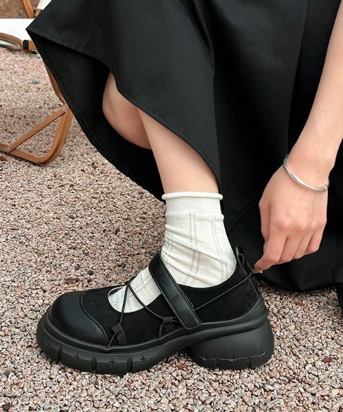 mebole(メボレ)の「ベルクロボリュームソールシューズ(スニーカー・レディース・ブラック/グレー・SMALL/MEDIUM/LARGE)」の4枚目の写真