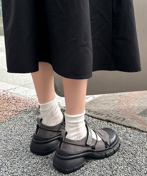 mebole(メボレ)の「ベルクロボリュームソールシューズ(スニーカー・レディース・ブラック/グレー・SMALL/MEDIUM/LARGE)」の13枚目の写真
