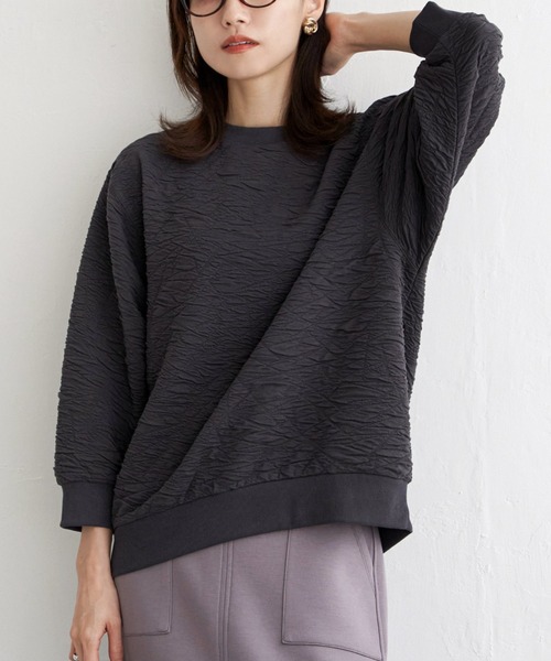 ikka(イッカ)の「フクレジャカードプルオーバー(Tシャツ/カットソー・レディース・オフホワイト/チャコール/モカ・M/L/S)」の1枚目の写真