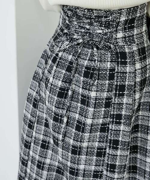 MAJESTIC LEGON(マジェスティックレゴン)の「バックレースアップフレアスカート(スカート・レディース・ブラウン/ホワイト系その他2/ブラウン系その他2/ブラック系その他/レッド系その他2/ブラウン系その他5/ブラック系その他2・MEDIUM/SMALL)」の15枚目の写真