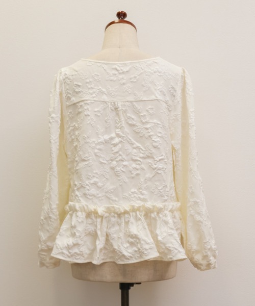 CLETTE(クレット)の「アシメティアード花柄ジャガードブラウス(シャツ/ブラウス・レディース・アイボリー/ブラック・LL/3L/4L)」の15枚目の写真
