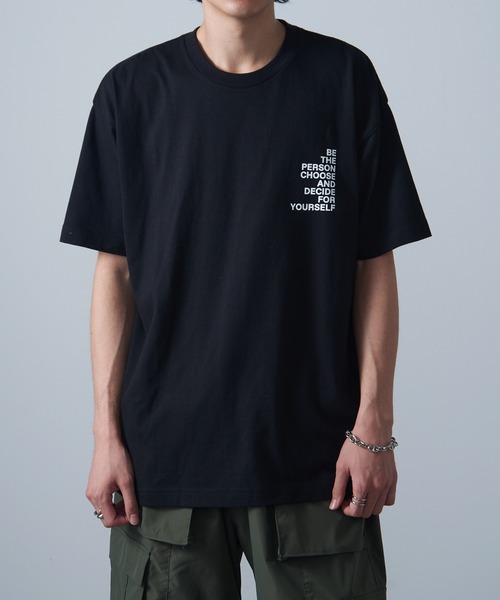 MAISON CLUB（メゾンクラブ）の「【MAISON CLUB】Logo Print Over Size Tee 半袖オーバーサイズTee（Tシャツ/カットソー・メンズ・ホワイト系その他4/ホワイト系その他2/ブラック系その他/ブラック系その他3/ブラック系その他2/ホワイト系その他/ホワイト系その他3・L/XL）」の10枚目の写真