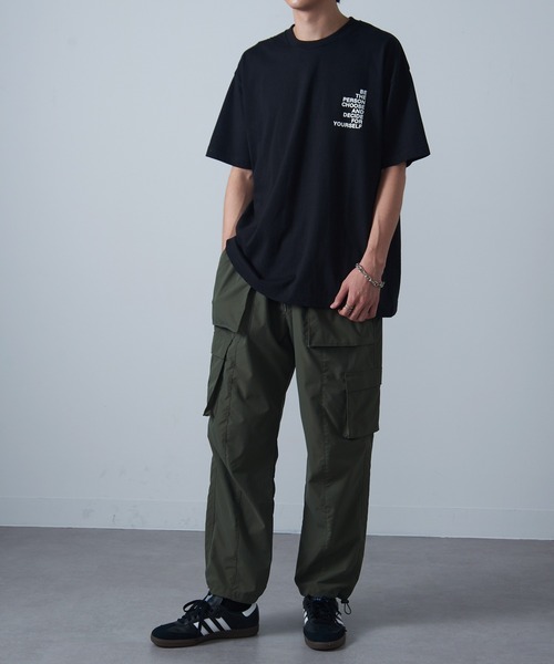 MAISON CLUB（メゾンクラブ）の「【MAISON CLUB】Logo Print Over Size Tee 半袖オーバーサイズTee（Tシャツ/カットソー・メンズ・ホワイト系その他4/ホワイト系その他2/ブラック系その他/ブラック系その他3/ブラック系その他2/ホワイト系その他/ホワイト系その他3・L/XL）」の13枚目の写真