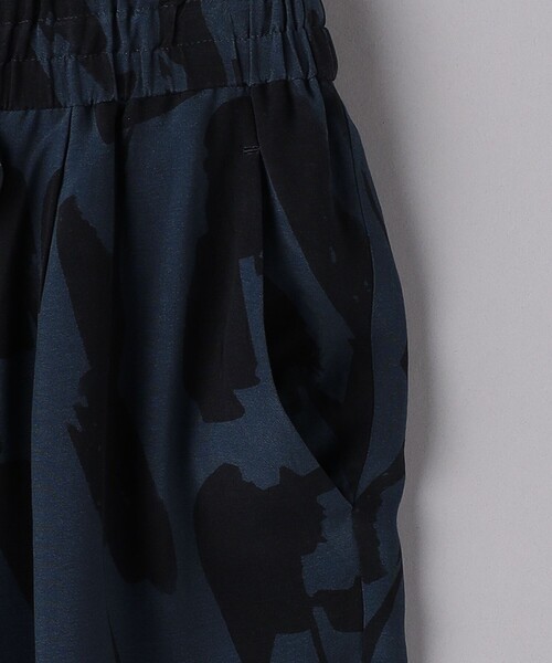 SACRA（サクラ）の「＜SACRA＞プリント イージーパンツ（その他パンツ・レディース・ネイビー・38/36）」の4枚目の写真