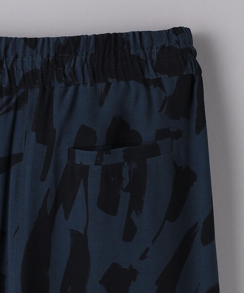 SACRA（サクラ）の「＜SACRA＞プリント イージーパンツ（その他パンツ・レディース・ネイビー・38/36）」の5枚目の写真