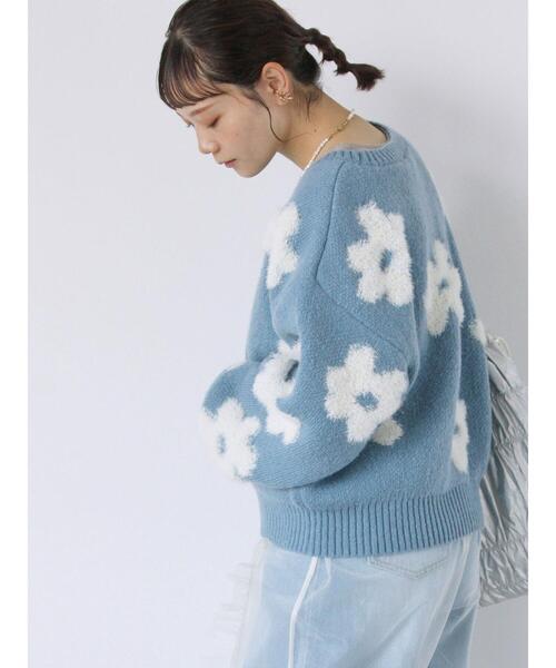 ehka sopo(エヘカソポ)の「花柄ジャカードニット(ニット/セーター・レディース・ブラック/キナリ/サックスブルー/ラベンダー・F)」の19枚目の写真