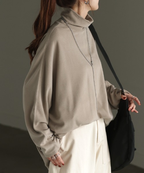 HUG.U(ハグユー)の「発熱ドルマントップス 体感+3.1℃(Tシャツ/カットソー・レディース・オフホワイト/ラベンダー/オレンジ/ベージュ/グレー/ブラック・FREE)」の13枚目の写真