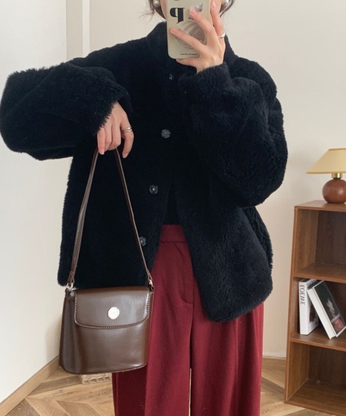 gossip!ロサンゼルス(ゴシップロサンゼルス)の「フェミニンファージャケット(ダウンジャケット/コート・レディース・ブラウン/ブラック/ライトベージュ・M)」の5枚目の写真