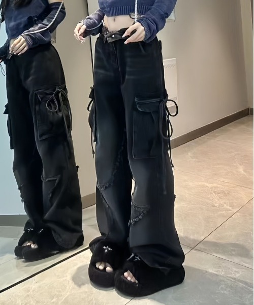 lilful(リルフル)の「スターダメージワッペン ウォッシュデザイン サイドリボンデニムカーゴパンツ(デニムパンツ・レディース・ブラック/ブルー・S/M/L)」の16枚目の写真