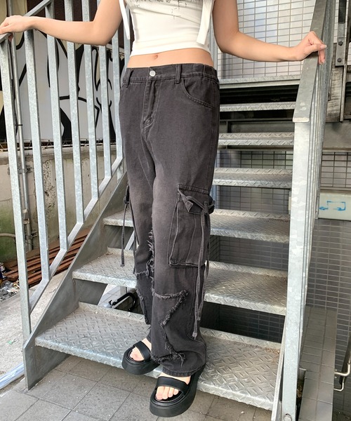 lilful(リルフル)の「スターダメージワッペン ウォッシュデザイン サイドリボンデニムカーゴパンツ(デニムパンツ・レディース・ブラック/ブルー・S/M/L)」の17枚目の写真