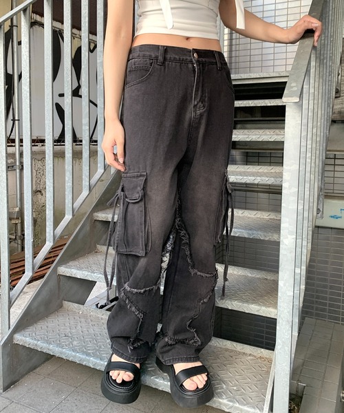 lilful(リルフル)の「スターダメージワッペン ウォッシュデザイン サイドリボンデニムカーゴパンツ(デニムパンツ・レディース・ブラック/ブルー・S/M/L)」の19枚目の写真