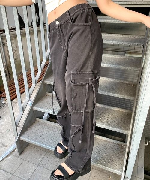 lilful(リルフル)の「スターダメージワッペン ウォッシュデザイン サイドリボンデニムカーゴパンツ(デニムパンツ・レディース・ブラック/ブルー・S/M/L)」の14枚目の写真