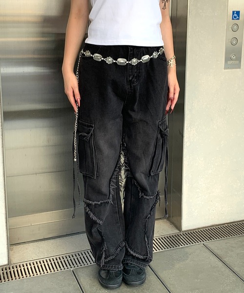lilful(リルフル)の「スターダメージワッペン ウォッシュデザイン サイドリボンデニムカーゴパンツ(デニムパンツ・レディース・ブラック/ブルー・S/M/L)」の22枚目の写真