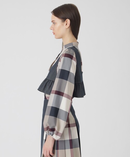 BLUE LABEL CRESTBRIDGE（ブルーレーベルクレストブリッジ）の