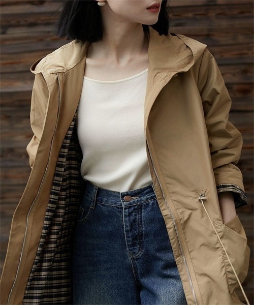 FREE STYLISTS（フリー スタイリスト）の「バックスリットフード付きロングジャケット（トレンチコート・レディース・ネイビー/カーキ・XL/S/L）」の5枚目の写真