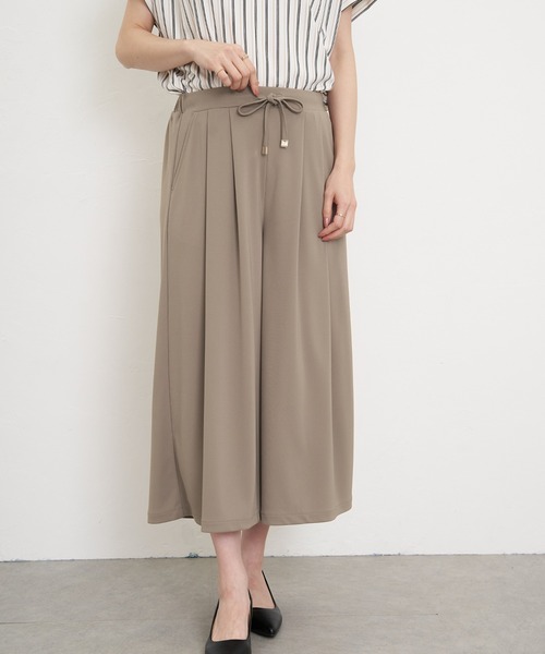 IKKA LOUNGE(イッカラウンジ)の「【接触冷感/セットアップ対応】GOKU楽冷感さらっとパンツ(その他パンツ・レディース・ベージュ/ブラック/ネイビー・M/L/S)」の2枚目の写真