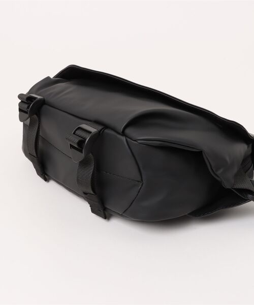 ★美品★MARK＆LONA★ボディーバッグ・ショルダーバッグ★ 撥水加工ショルダーボディバッグ（ショルダーバッグ）｜L LABEL