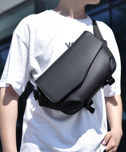 L LABEL（エルラベル）の「撥水加工ショルダーボディバッグ（ショルダーバッグ・メンズ・ブラック/ネイビー・FREE）」の13枚目の写真