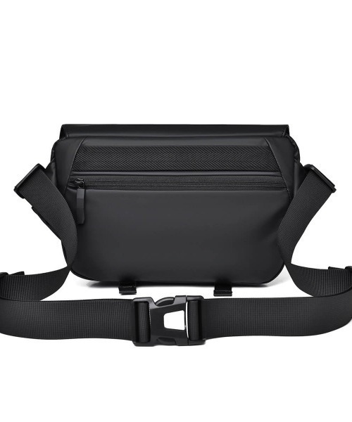 L LABEL（エルラベル）の「撥水加工ショルダーボディバッグ（ショルダーバッグ・メンズ・ブラック/ネイビー・FREE）」の10枚目の写真